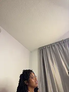 Linn_nyx's cam snapshot