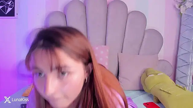 Luna_kiss_18's cam snapshot