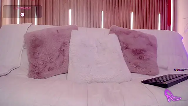 MylaDreams's cam snapshot