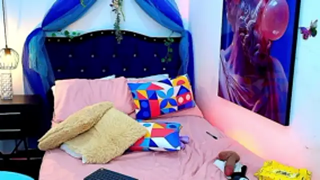 KATY_LOWERY's cam snapshot