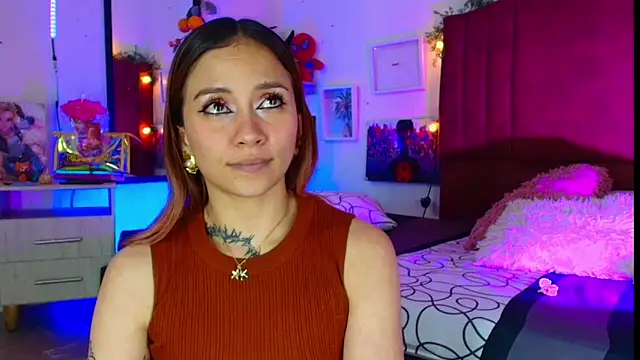 alisson_zafiro_'s cam snapshot