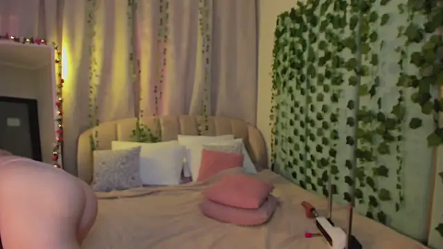 Love_is_Lola live sex cam