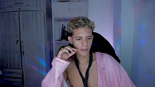 tylernova's cam snapshot