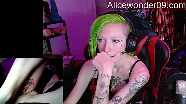 alicewonder09's cam snapshot