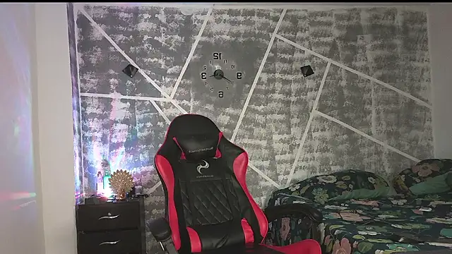 leonidas_18k's cam snapshot