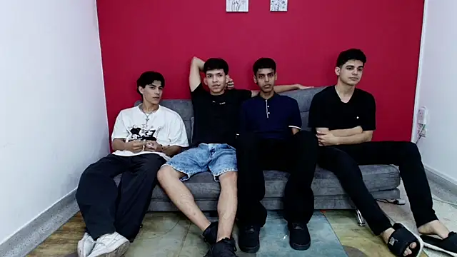 CHILLBICREWX live sex cam