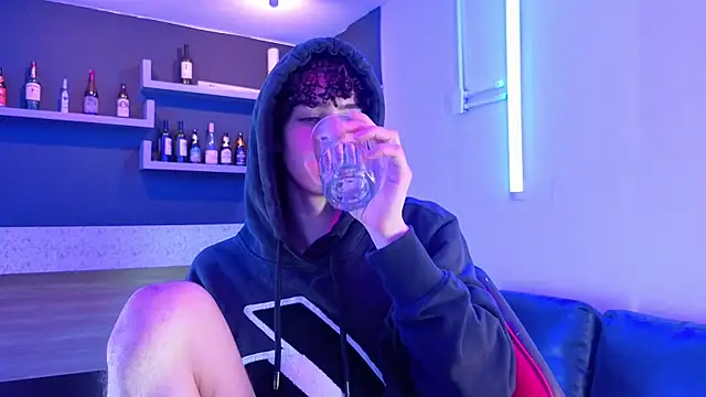 nova_salvatore's cam snapshot