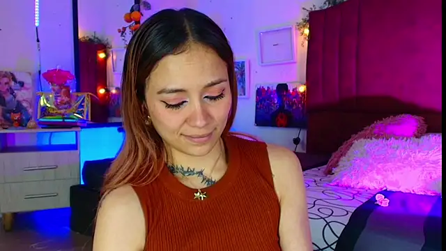 alisson_zafiro_'s cam snapshot