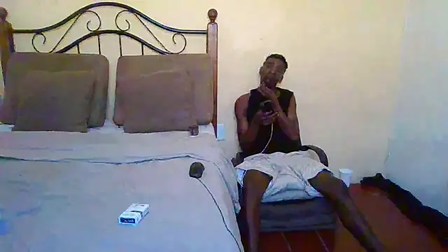 SmallGoodNutt live sex cam