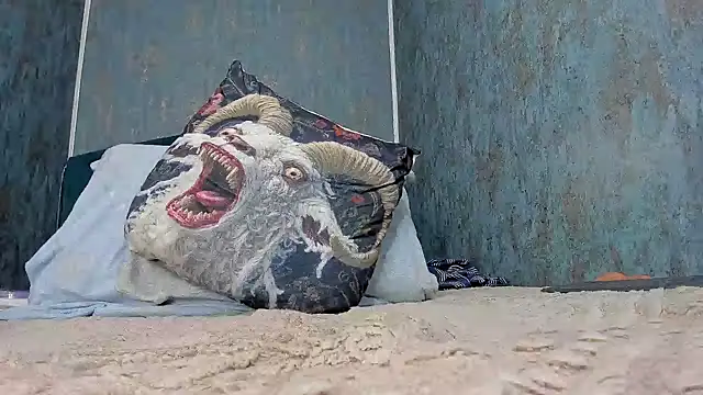 RedAssHottie live sex cam