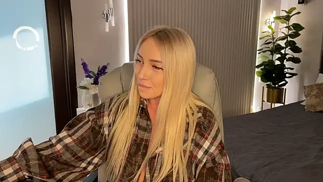 OhMyEmma's cam snapshot