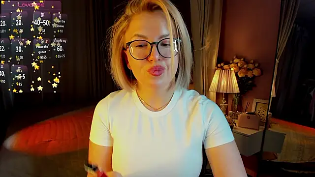 Nikki_Kai's cam snapshot