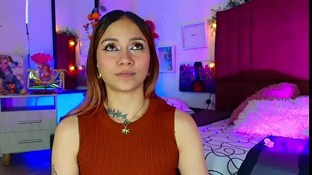 alisson_zafiro_'s cam snapshot