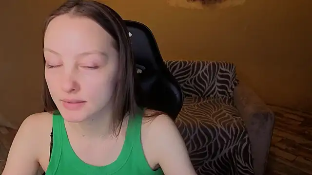 RoxyRay_'s cam snapshot