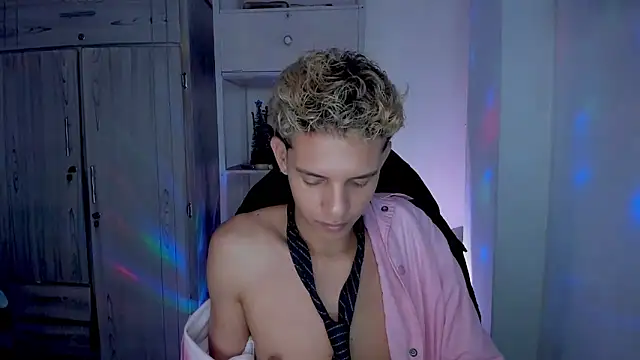 tylernova's cam snapshot