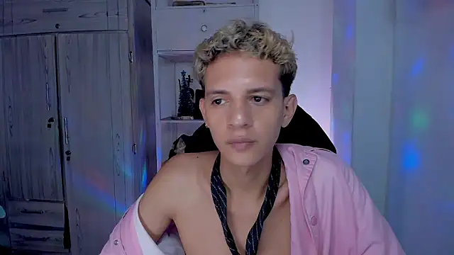 tylernova's cam snapshot