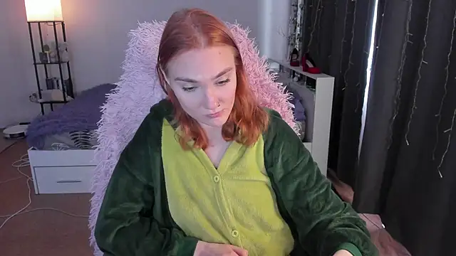 ReddHotPipper's cam snapshot