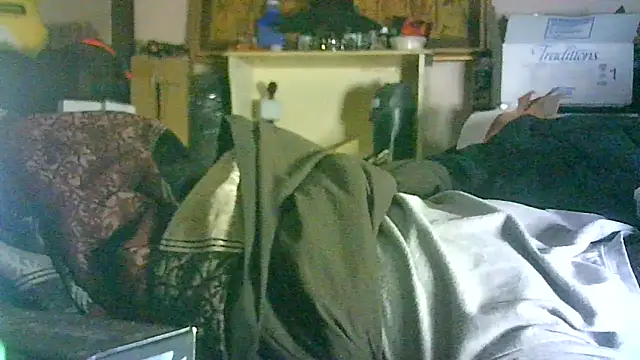 ON3YOULLN3VER_FIR3's cam snapshot