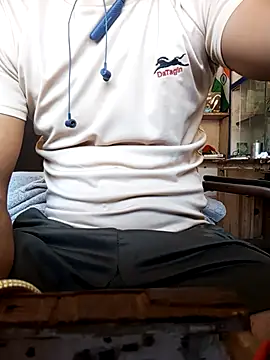 Priynkarani live sex cam