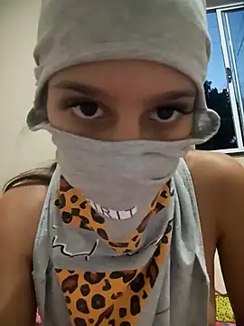 Fannyfoxfi's cam snapshot