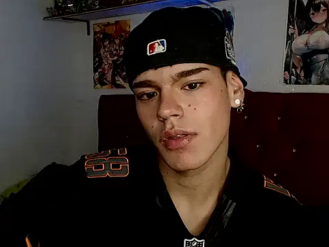 Kevinmiett live sex cam