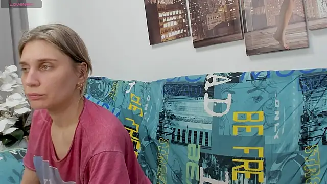 Tenderly_Sophie's cam snapshot