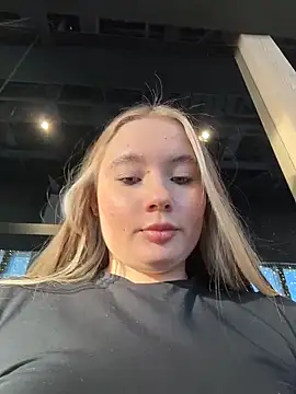 VineraSweet's cam snapshot