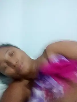 MichelyMaia live sex cam