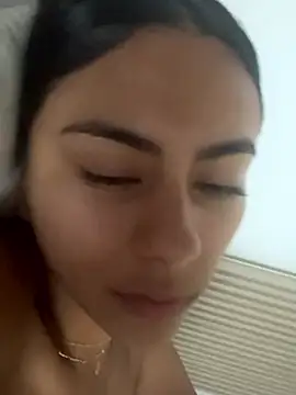 Lilybeeth live sex cam