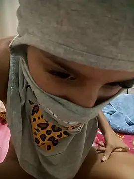 Fannyfoxfi live sex cam