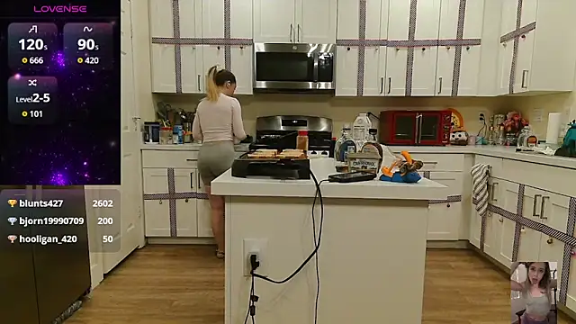 Blondiewithanass's cam snapshot