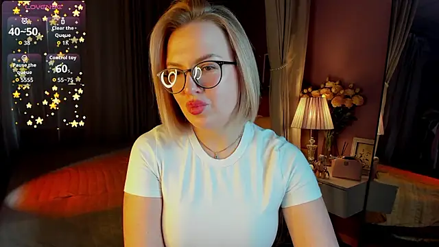 Nikki_Kai's cam snapshot