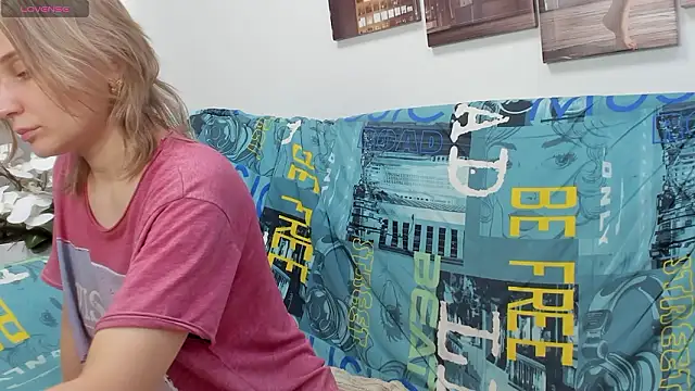 Tenderly_Sophie's cam snapshot