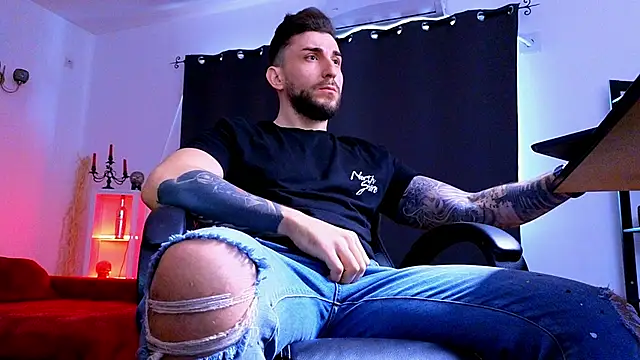 MightyAaron66's cam snapshot