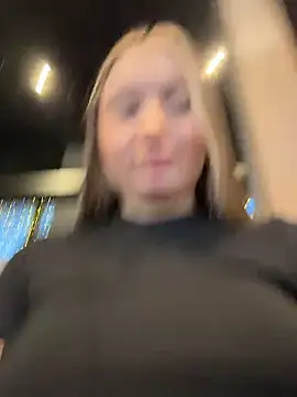 VineraSweet live sex cam