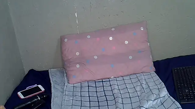 Bellabootie's cam snapshot