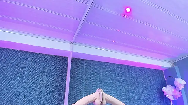 LeaMoreau22's cam snapshot