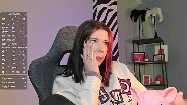 AliceSunday's cam snapshot