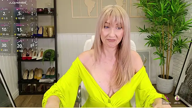 LadyLeea live sex cam