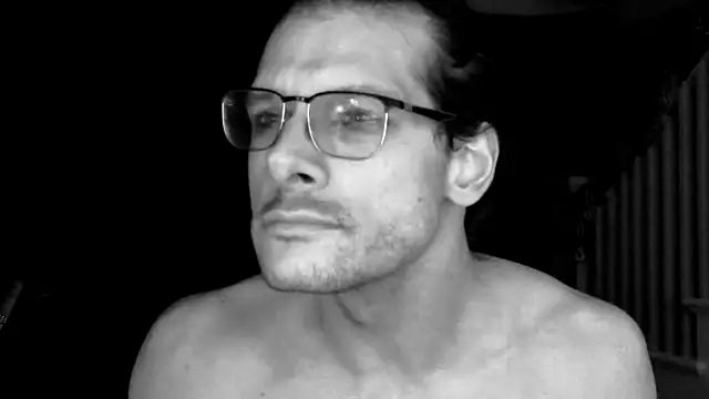 MasterDaddyCool's cam snapshot