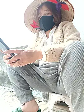 Lyna_sexy24's cam snapshot