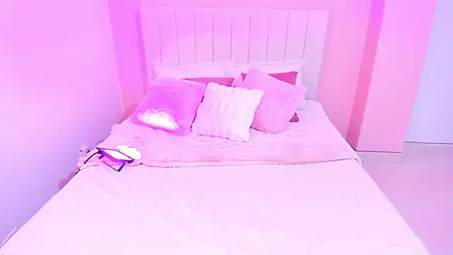 caroo_gomeez's cam snapshot