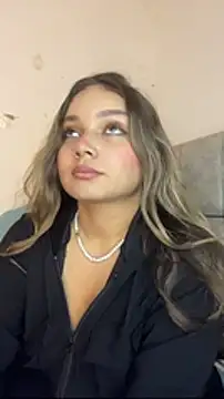 AnnyLopezzz_'s cam snapshot