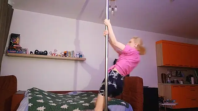 AuraNevera's cam snapshot