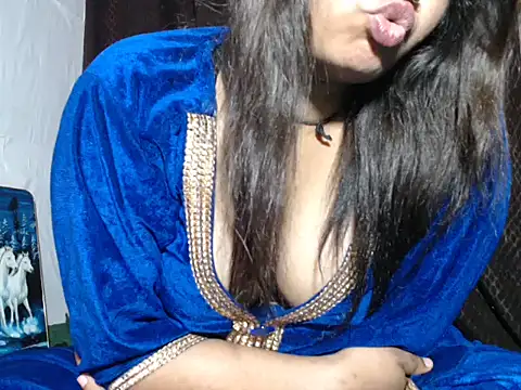 Queen_Bhanu's cam snapshot