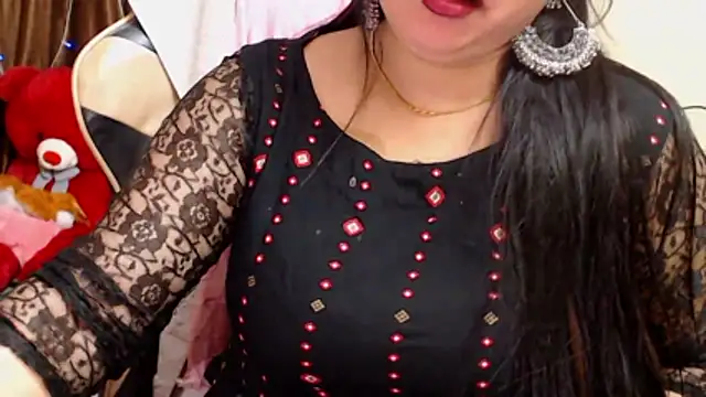 Cute_naira_'s cam snapshot