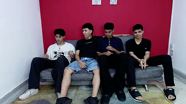 CHILLBICREWX live sex cam