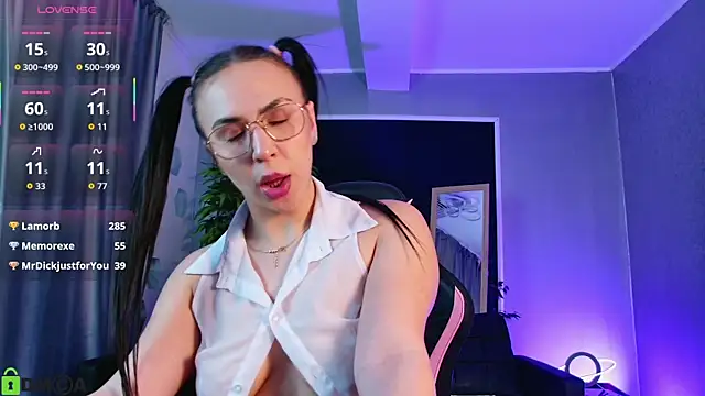 JulietNova live sex cam