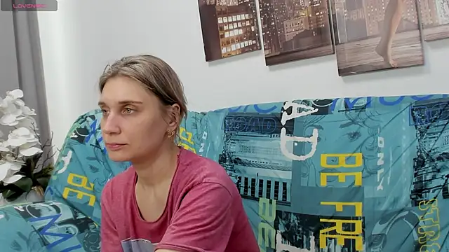 Tenderly_Sophie's cam snapshot