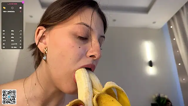 LouiseChavez's cam snapshot